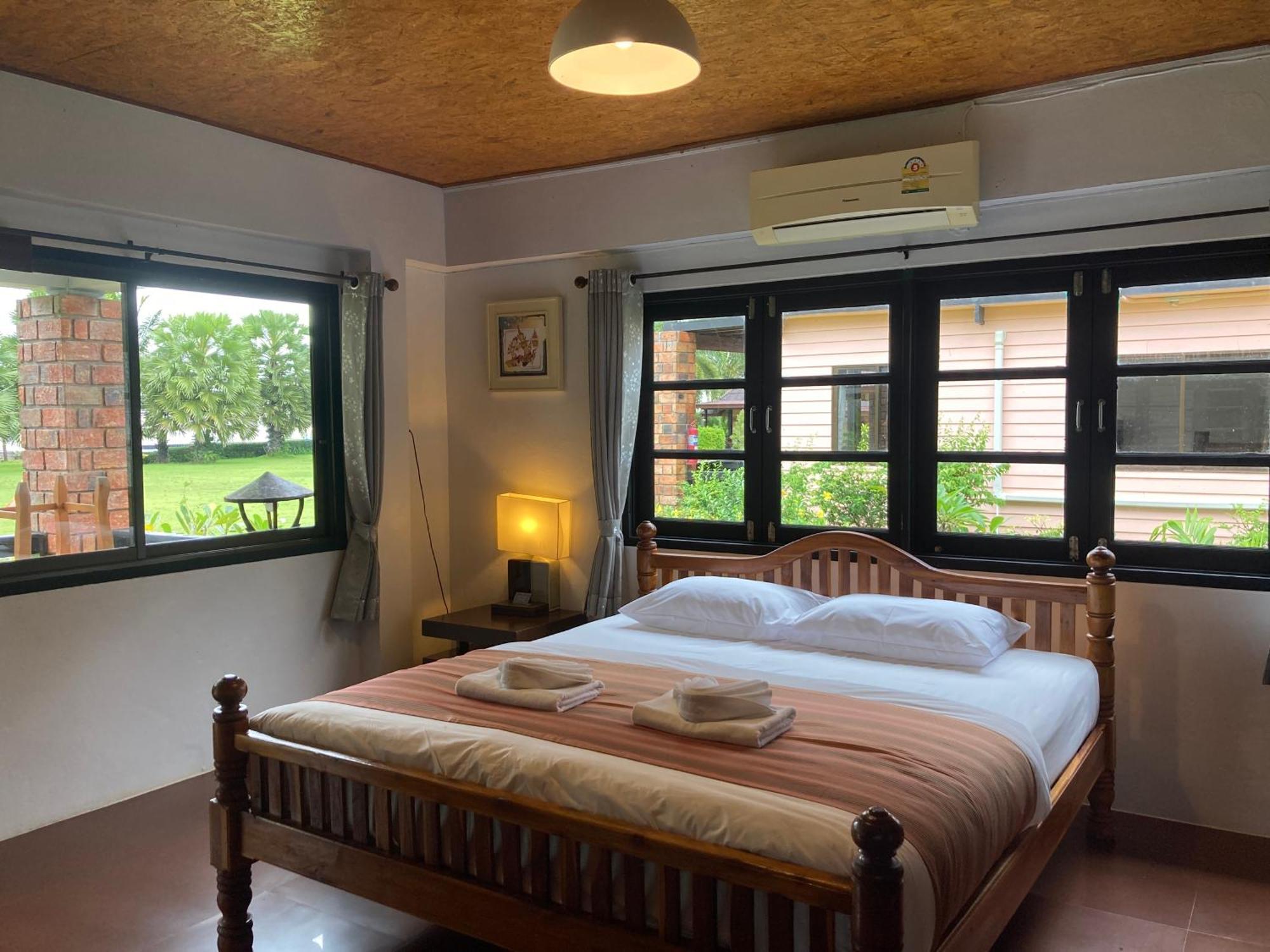The Chevalley Beach Resort Satun Exterior foto