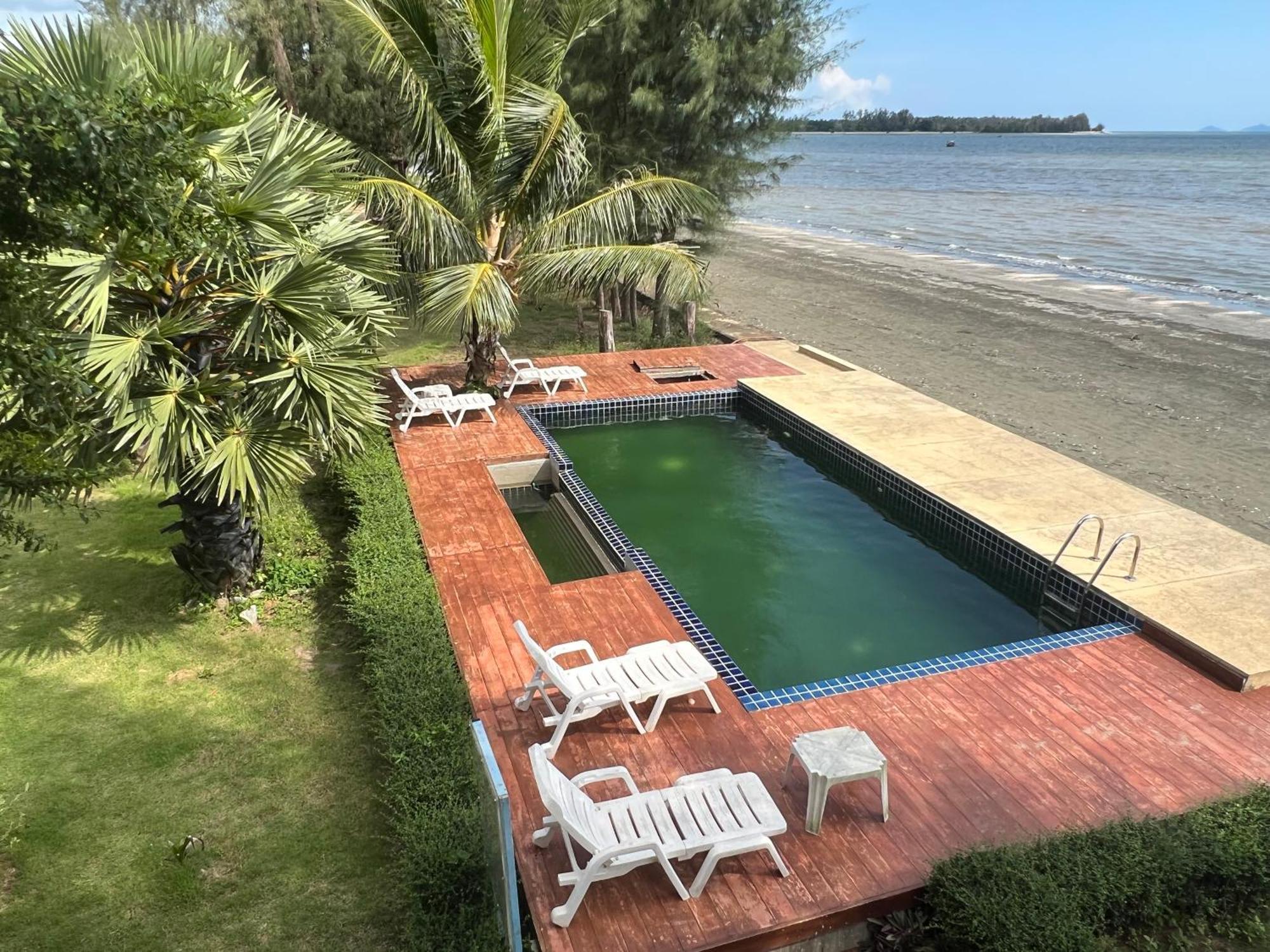 The Chevalley Beach Resort Satun Exterior foto