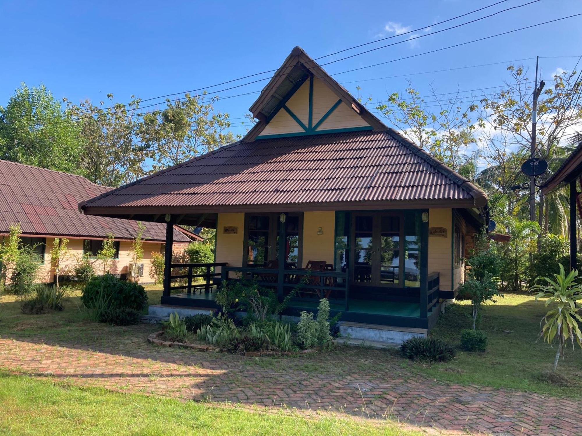 The Chevalley Beach Resort Satun Exterior foto