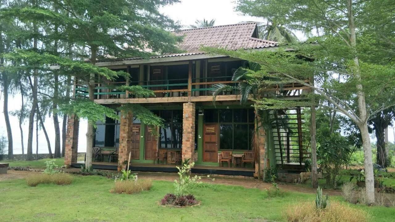 The Chevalley Beach Resort Satun Exterior foto